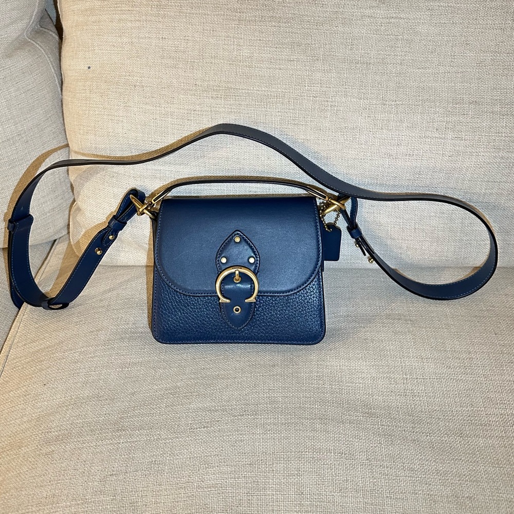 Coach Beat 18 deep blue saddle bag